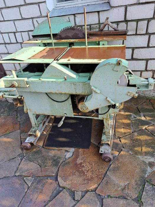 Продам деревообрабатывающий станок