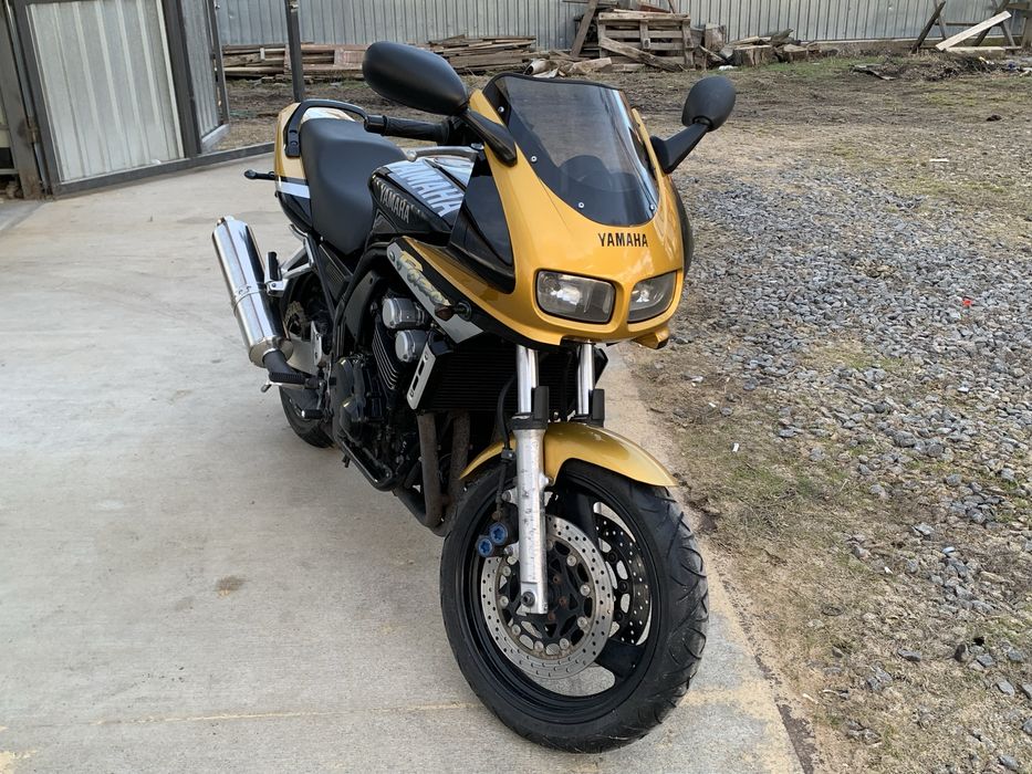 Продам мотоцикл Yamaha Fazer 600