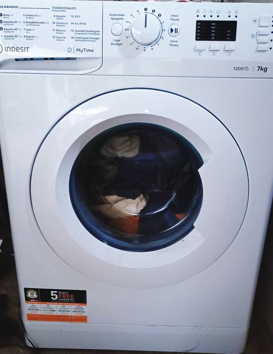 Máquina de lavar roupa Indesit