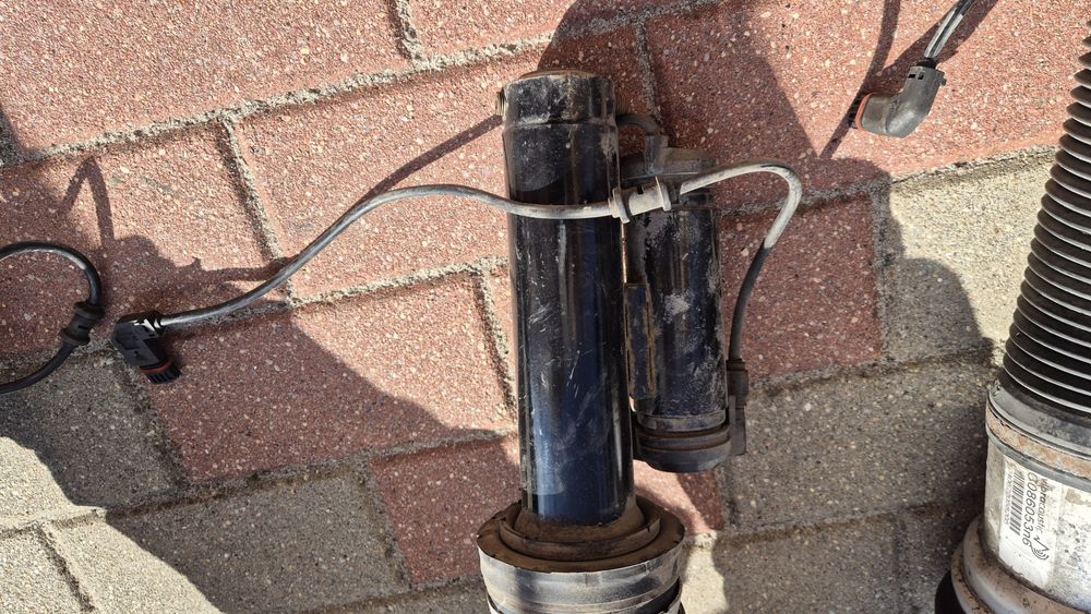 Amortyzatort 3 sztuki W 220