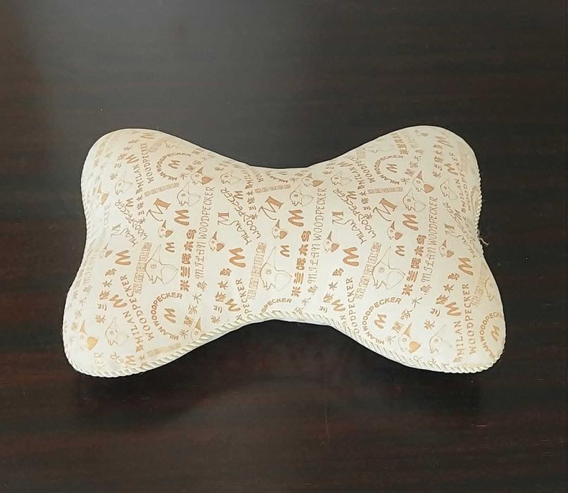Almofada Ergonómica em forma de osso, ideal para apoio cervical durante a leitura ou viagens