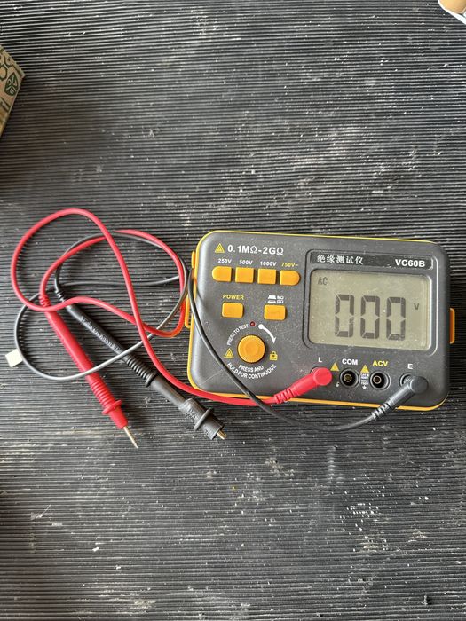 Miernik izolacji VC60B megger tester 1000V rezystancji