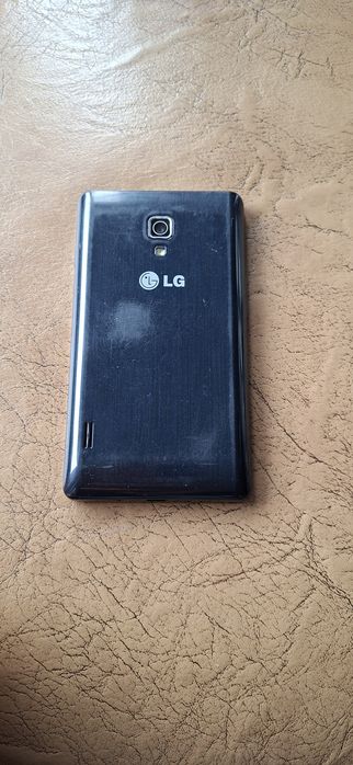 Lg p710 z kabelkiem do ładowania