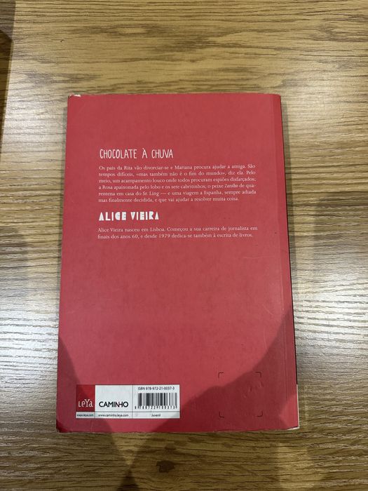 Livro “Chocolate à Chuva” de Alice Vieira