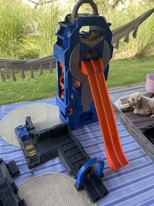 Garaż hot wheels