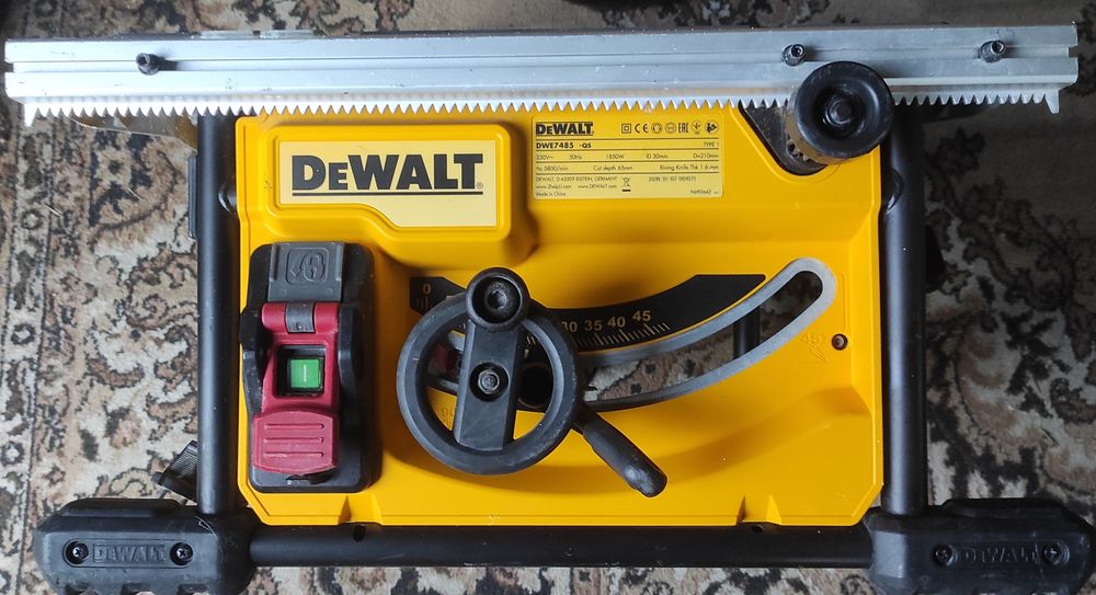 Piła DeWalt dwe 7485