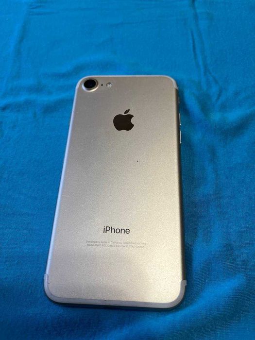 Продам смартфон APPLE – iPhone 7, Gold, 32GB. Б/в