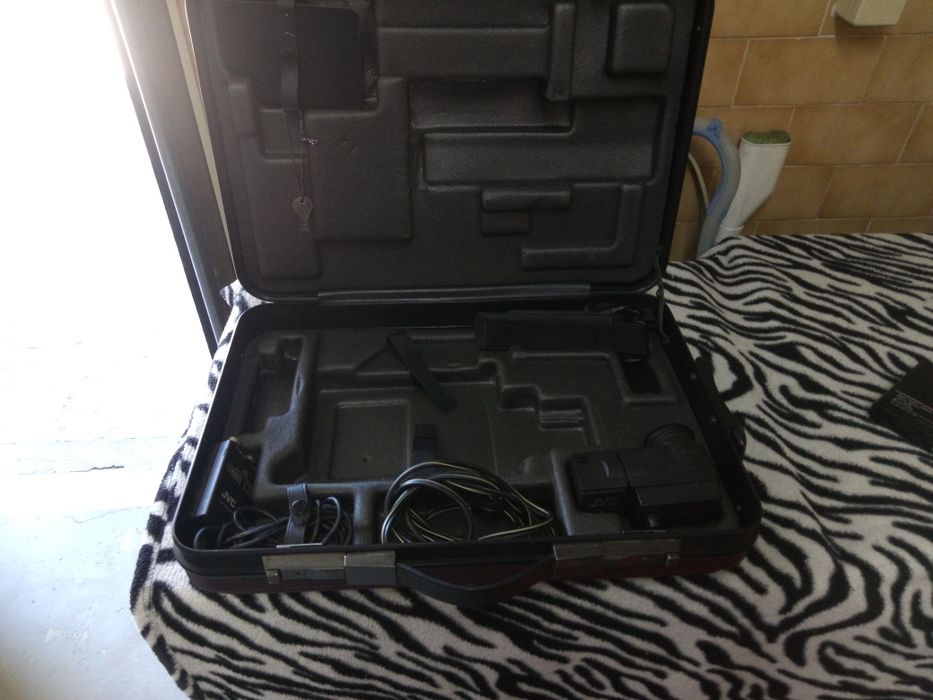 Máquina de filmar  J V C. VIDEO Movie