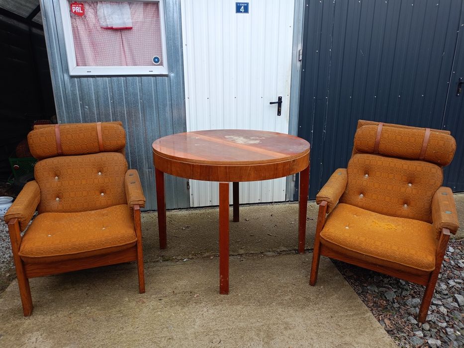 Stary okrągły stół fotele PRL antyk fotel zestaw