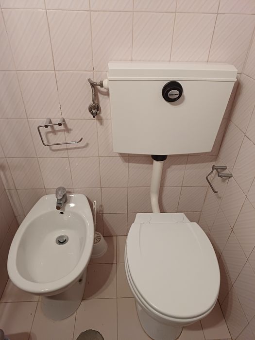Vendo bidé e sanita completa em excelente estado  novíssima