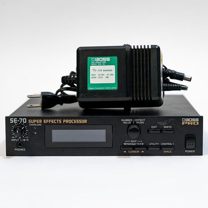 Легендарний гітарниій процессор Roland SE 70