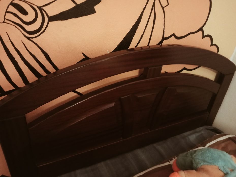 Cama de mogno com estrado e colchao