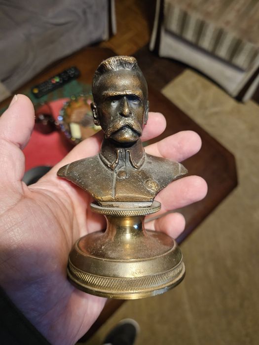 Popiersie Józef Piłsudski brąz