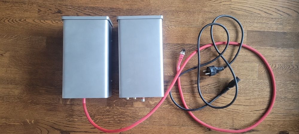 Przedwzmacniacz AHAJA NUDA MC