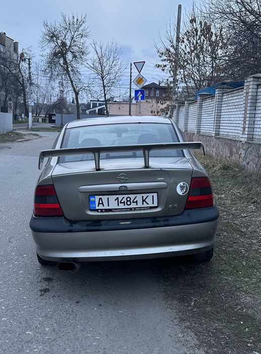 Продам Оpel vectra b 1997року 1.8 бензин. 370тис