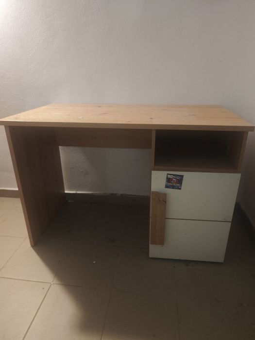Używane biurko szkolne