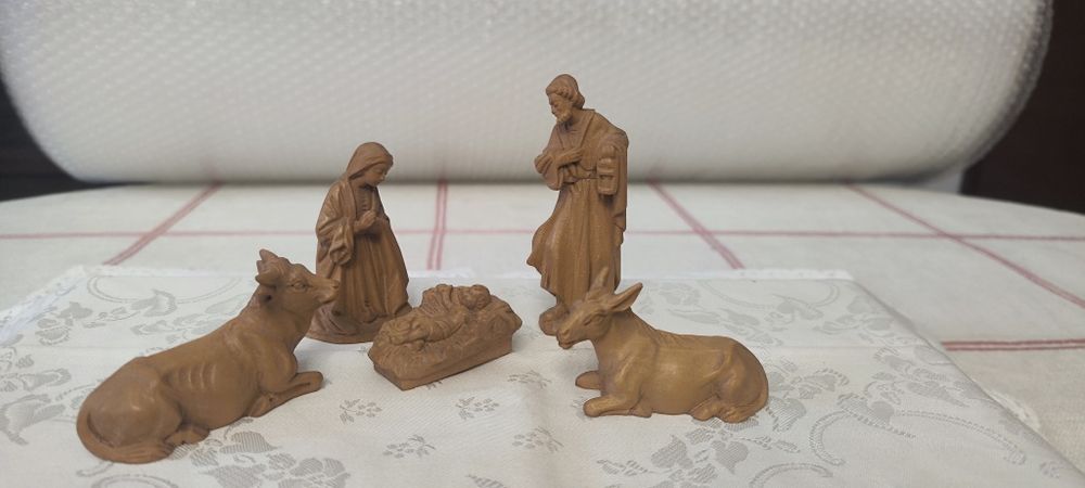 Zestaw figurek 12cm  z drewna do szopki bożonarodzeniowej