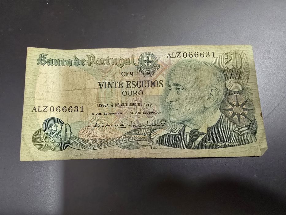 Notas de Escudo diversas