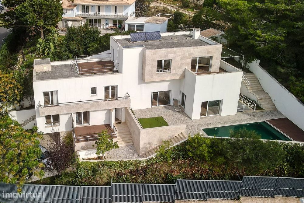 Arrendamento de Moradia T4+1 Contemporânea com Piscina e Vista Mar – J