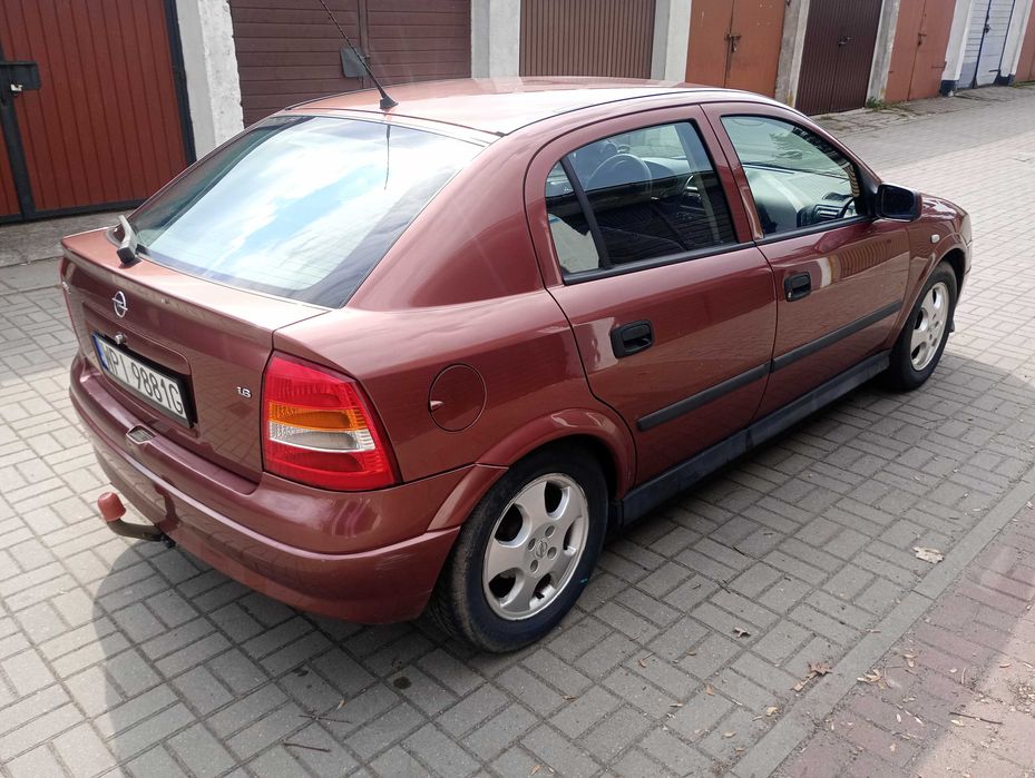 samochód Opel Astra