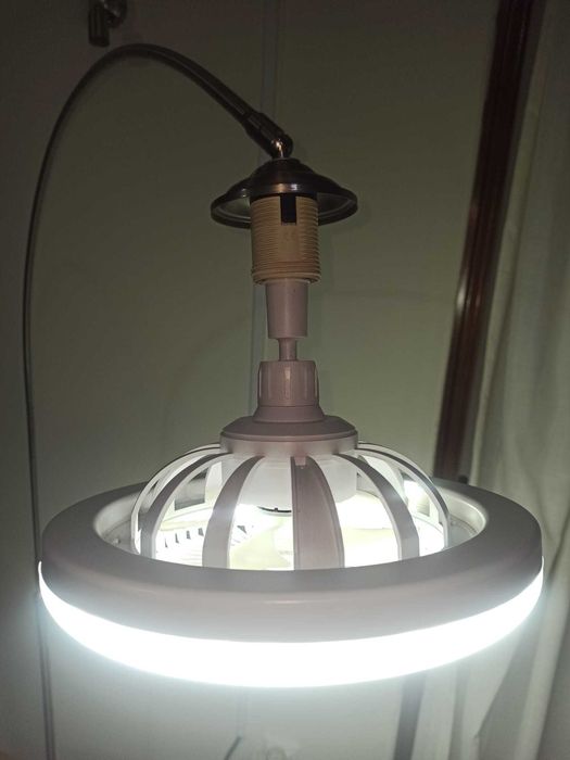 Lampada de teto com ventoinha