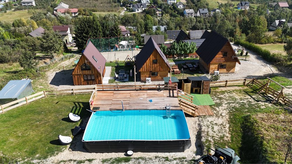 Sylwester domki na wyłączność góry beskidy noclegi plac zabaw jacuzzi balia sauna altana ognisko limanowa nowy sącz skiełek  agroturystyka zwierzęta