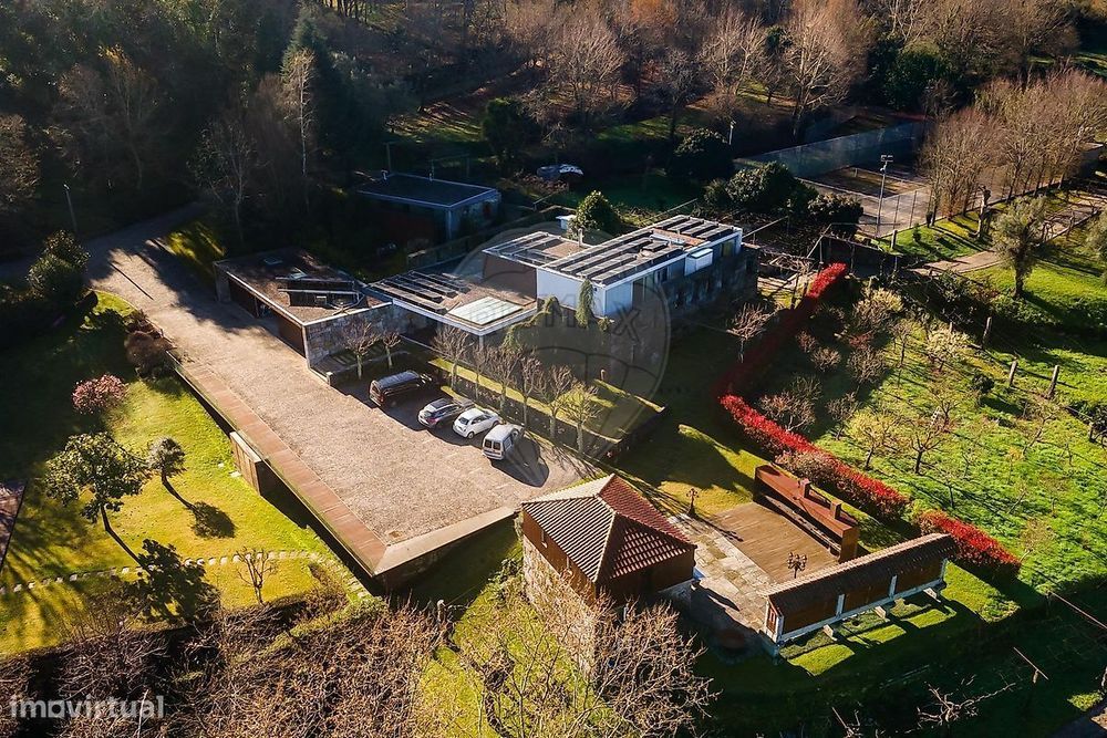 Moradia T4 para venda