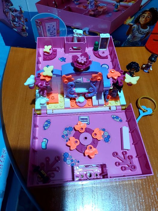 LEGO Disney Princess Magiczne drzwi Isabeli 43201