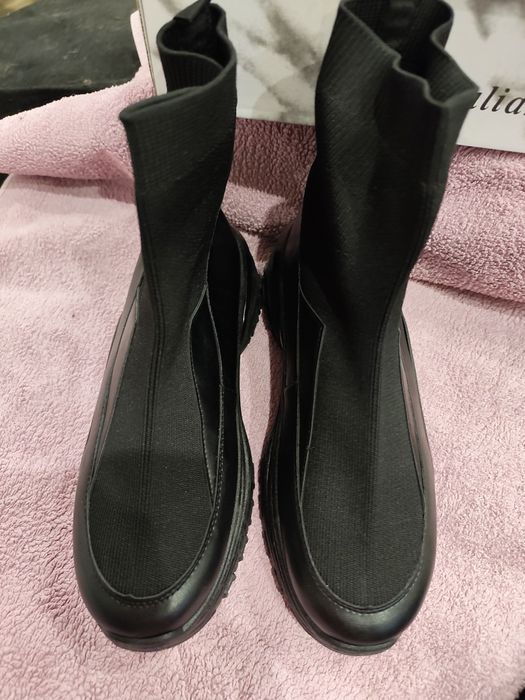 Nowe buty skarpeta