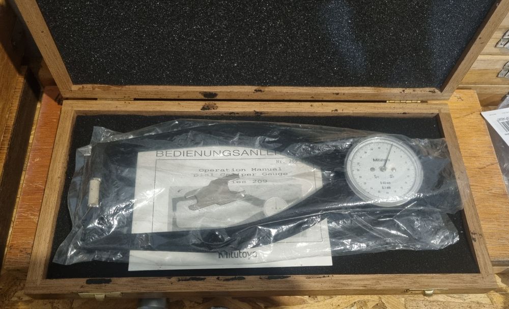 Нутромір канавочний важільний