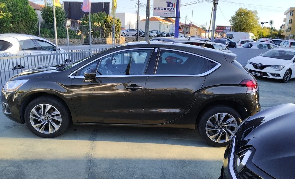 CITROЁN DS4 Hatchback 1.6 HDi Diesel 112 cv / 82 kW 2011 - 2015 9HR (DV6C)