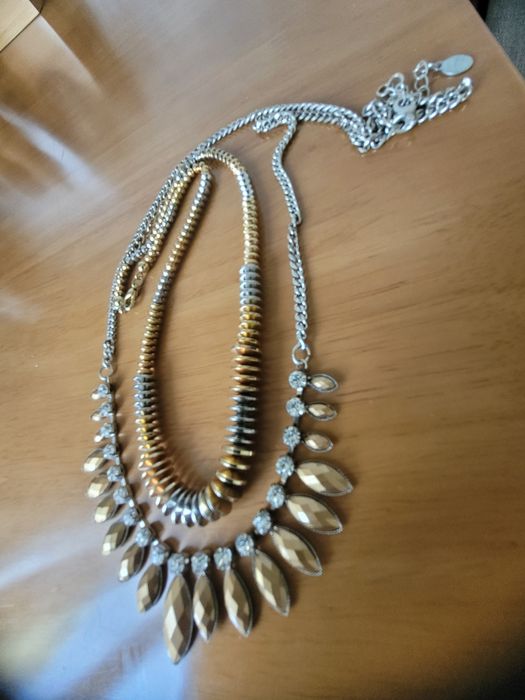 Бюжетерія, прикраси