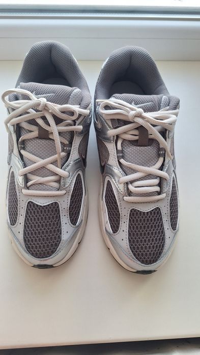 Шикарні кроси NIKE нові