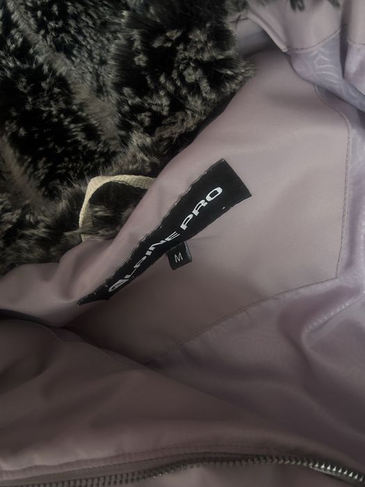 Куртка жіноча розмір м Alpine