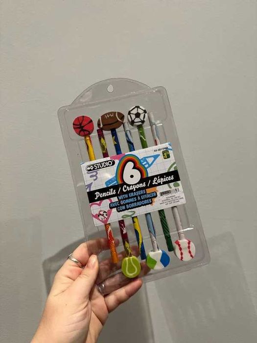 Zestaw ołówków z gumkami