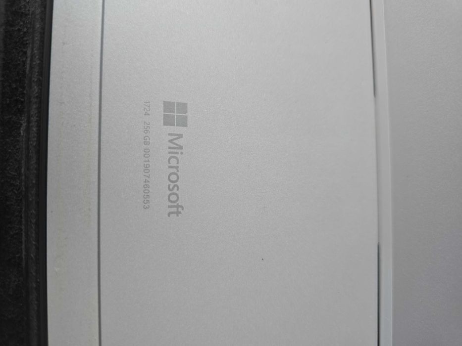 Microsoft surface 1724 pro 4 tablet laptop w 256gb z klawiaturą