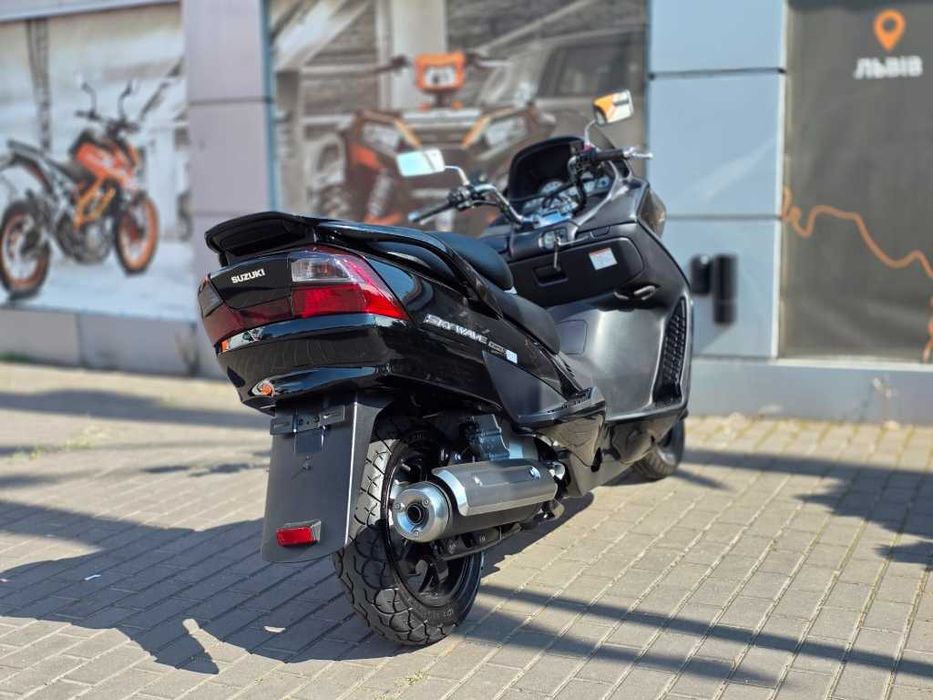 Макси скутер SUZUKI SKYWAVE 250 Сузуки скайвейв без пробега по Украине