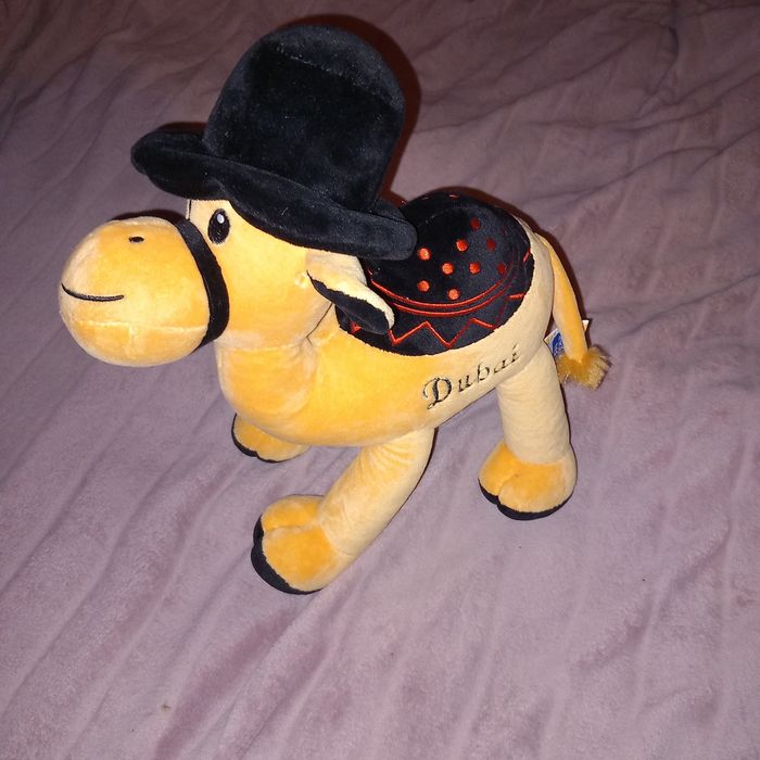 Wielbłąd Dubai maskotka