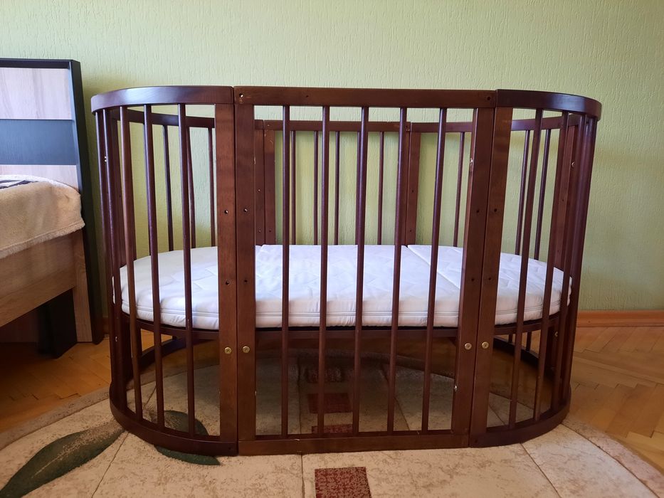 Дитяча кроватка/ліжечко