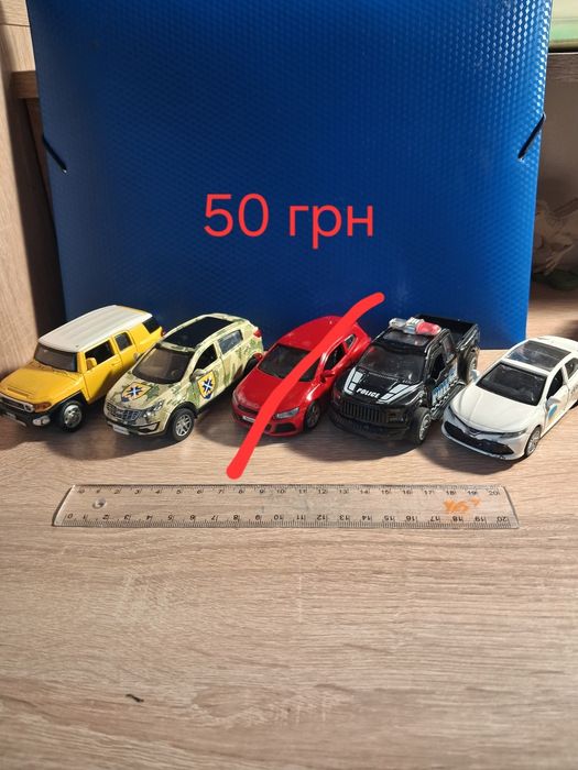 Продам іграшкові машини