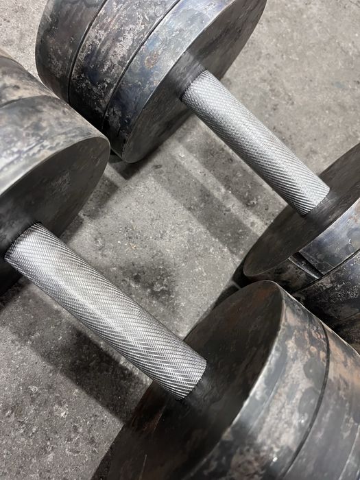 Гантели разборные по 22кг в каждой-качество!