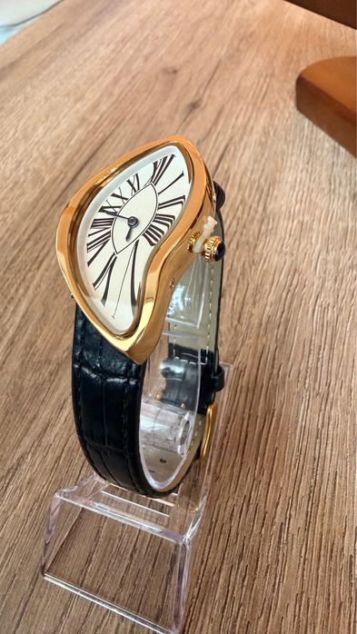 Relógio estilo Dali