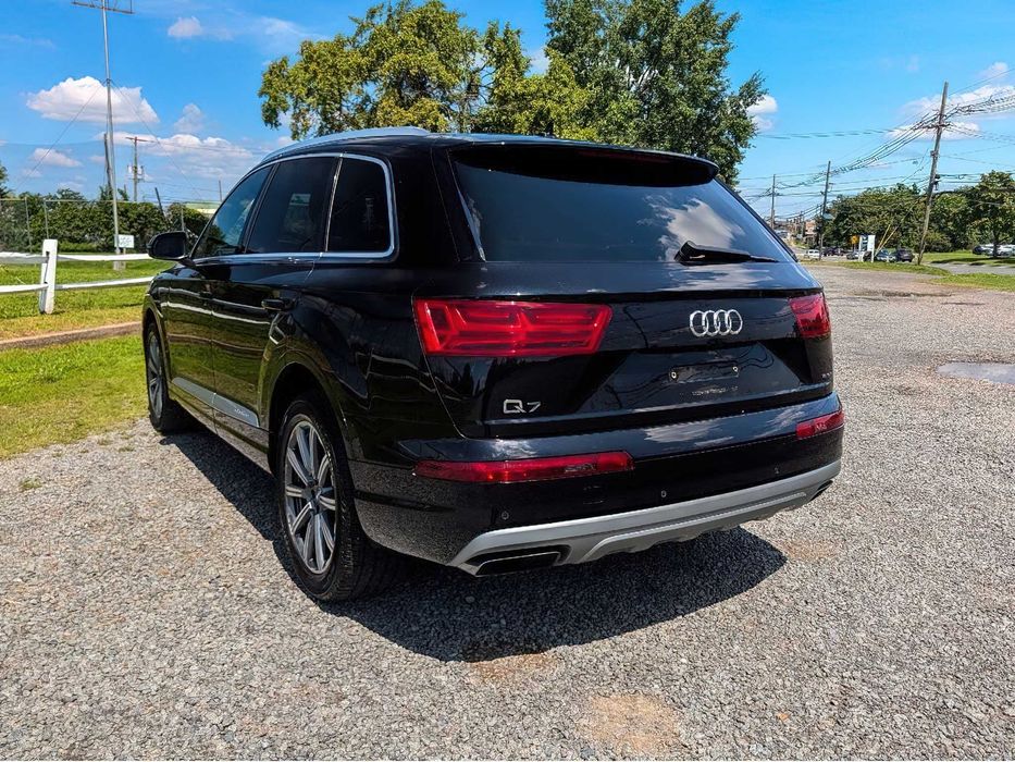 Audi Q7      2019