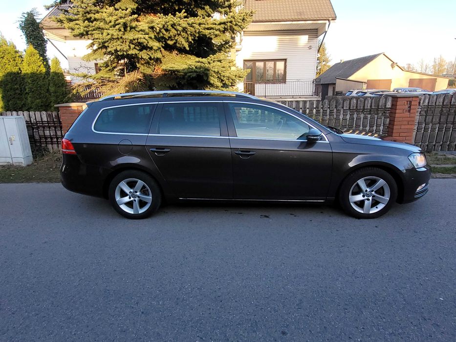 Vw passat 1.6 d 105 KM Alu Klimatron Panorama Szyberdach Navi Serwis !