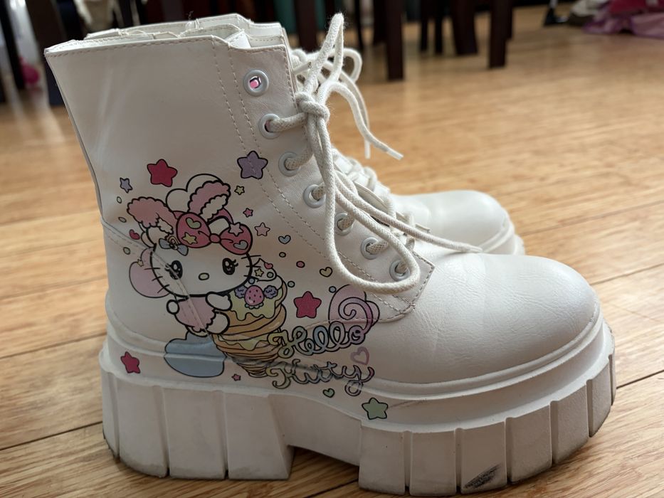 Buty hello kitty Bershka 36
