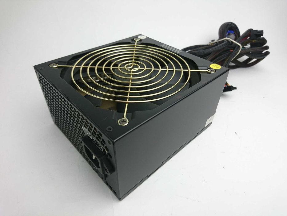 Модульний БЖ Combat Power CPM-750W, PCI-E 6pin, A-PFC, 80PLUS, пломба.