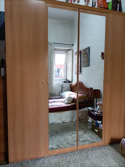 Vendo roupeiro altura 2 metros largura 1.70 fundo 52cm