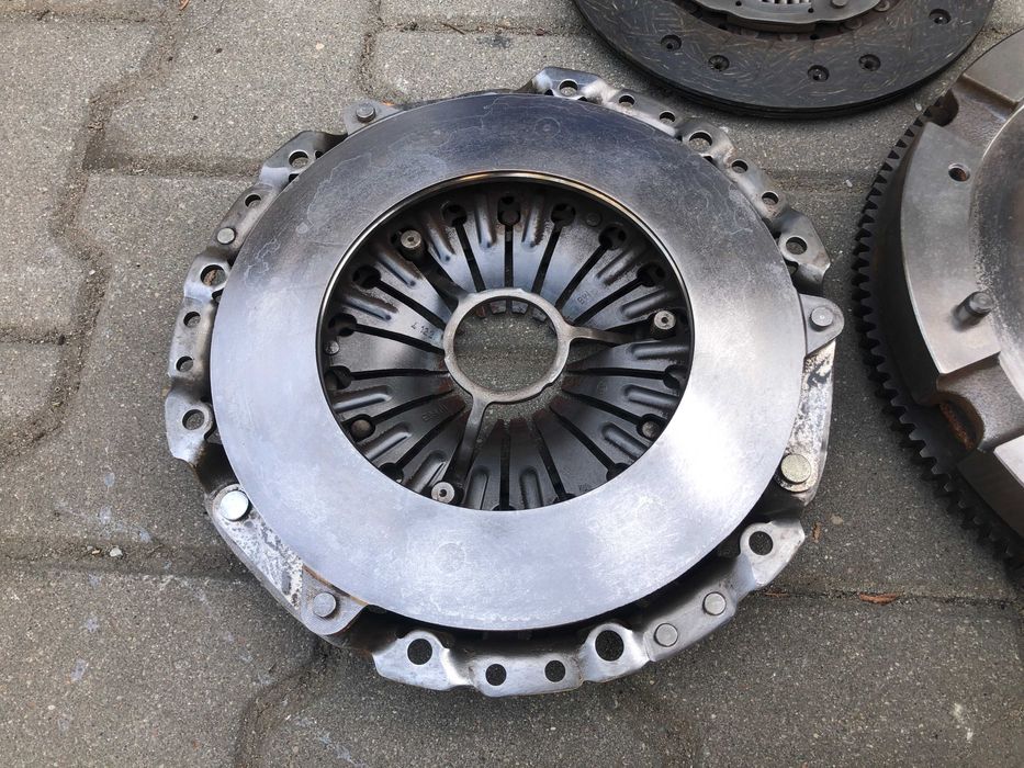 Koło Dwumasowe Dwumasa Sprzęgło BMW E90 E91 E92 E60 E61 3.0d M57