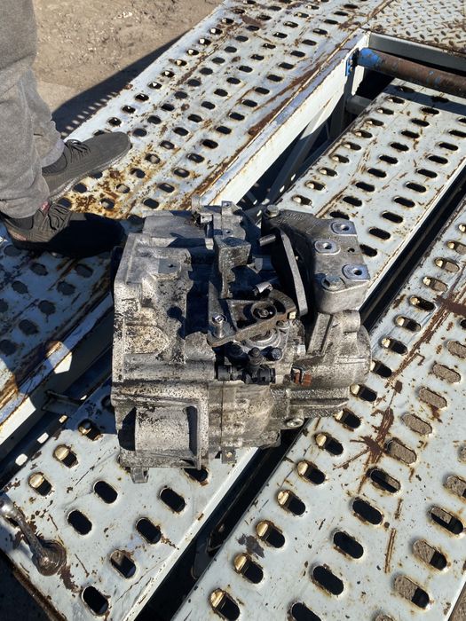 МКПП коробка 6 ступка шестиступка KDM фольцваген тауран 2008 р