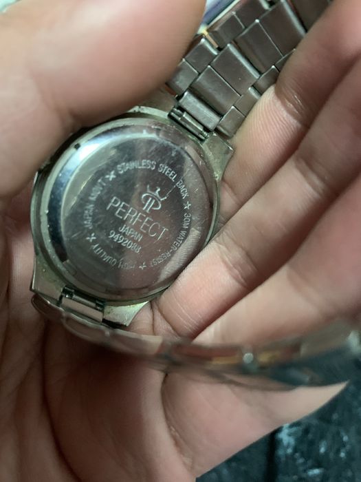 Zestaw 12 zegarków na rękę oraz dwie